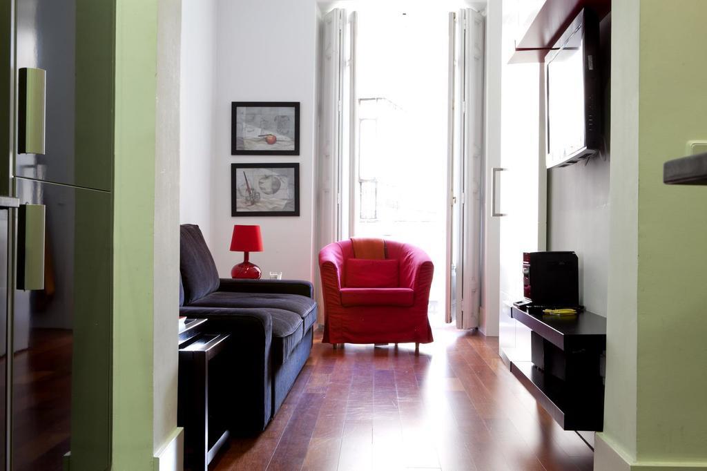 Modern Flats In Justicia By Allo Housing Madrid Bilik gambar