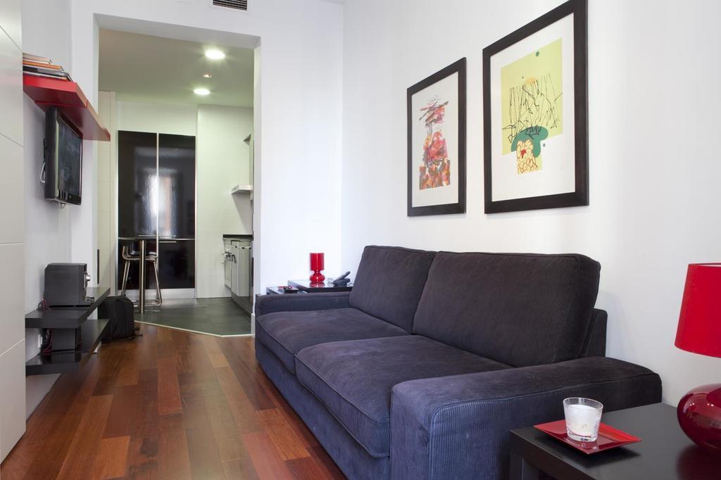 Modern Flats In Justicia By Allo Housing Madrid Bilik gambar