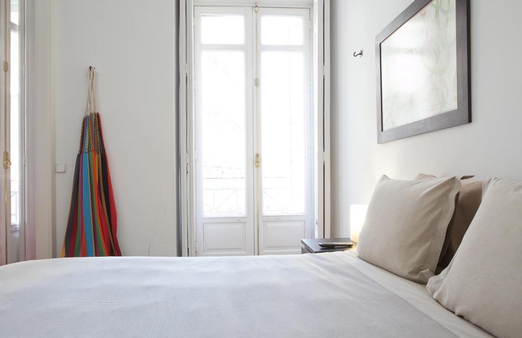 Modern Flats In Justicia By Allo Housing Madrid Bilik gambar